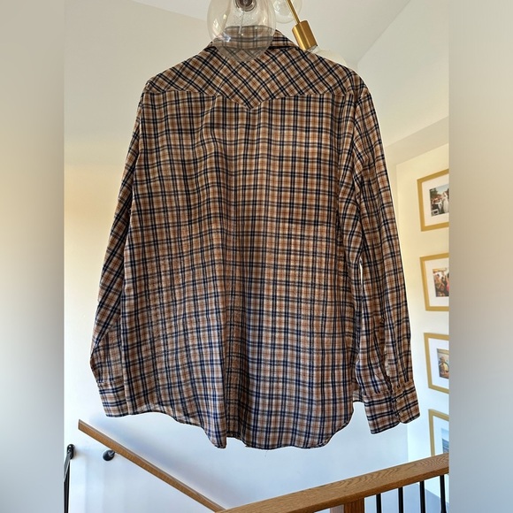 Lightweight plaid layering shirt with pearl buttons EUC - Picture 5 of 6